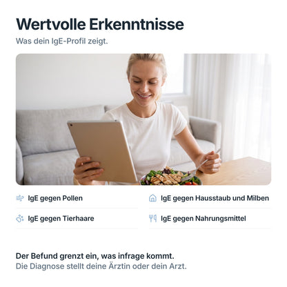 Frau liest auf dem Tablet ihre Auswertung zum AllergoCheck: IgE gegen Pollen, Hausstaub, Tierhaare, Nahrungsmittel