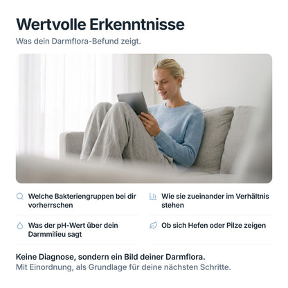 Frau liest auf dem Tablet ihren Befund zum Darmflora-Test Essential: Bakteriengruppen, pH-Wert, Hefen und Pilze